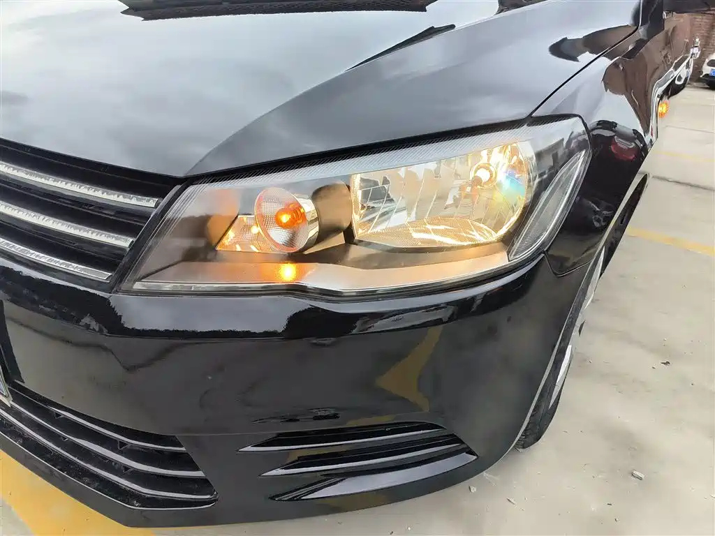 VOLKSWAGEN JETTA 2013