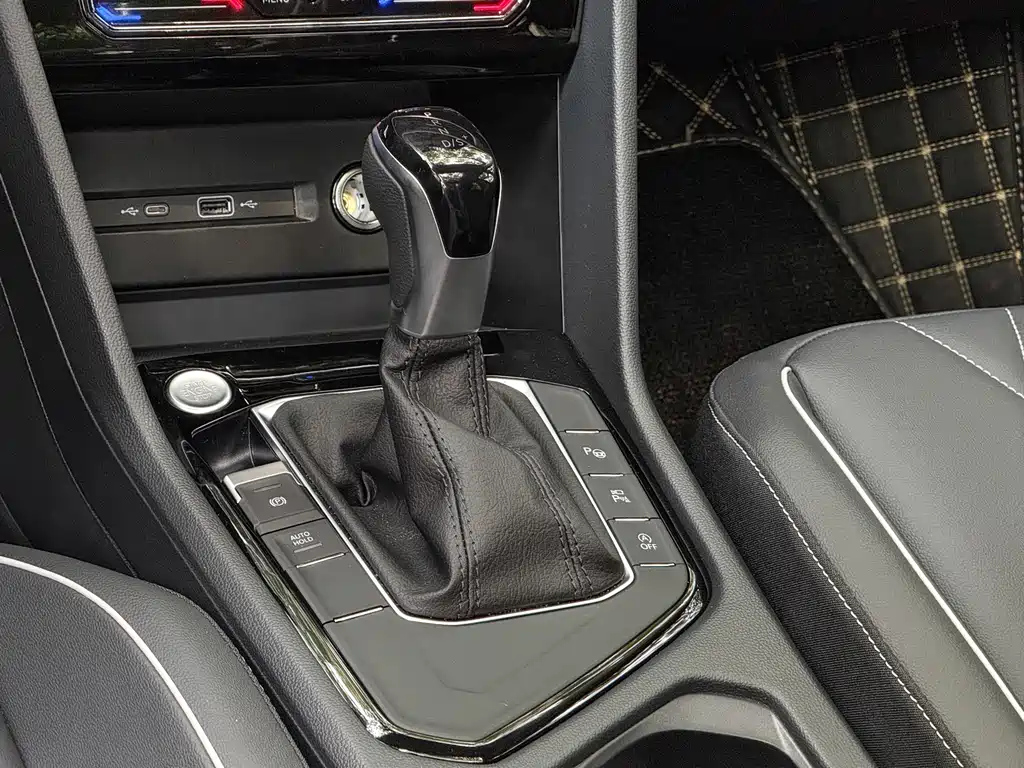 VOLKSWAGEN TIGUAN L 2024