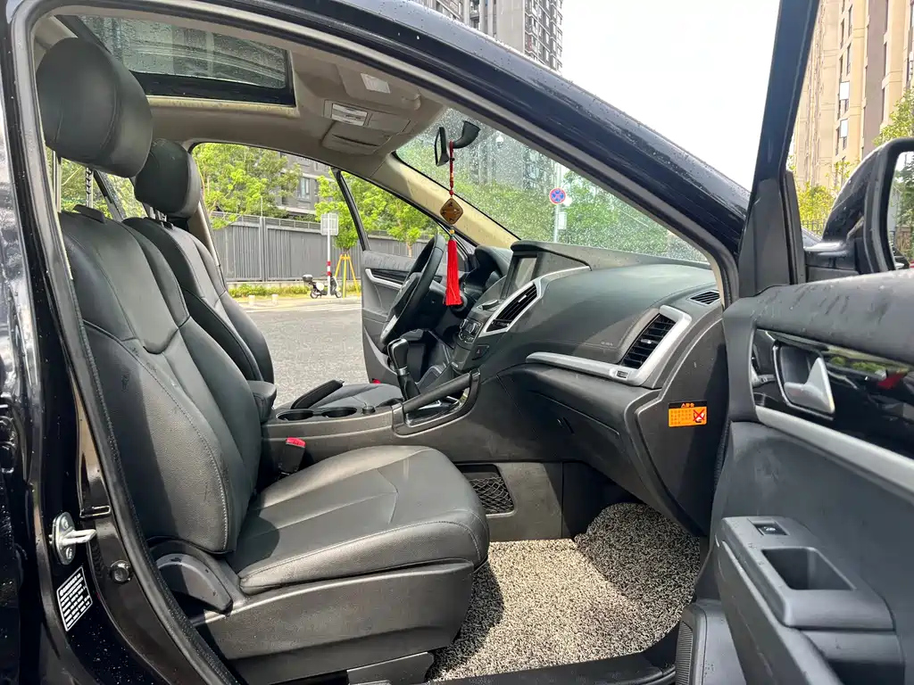 DONGFENG AEOLUS AX7 2015