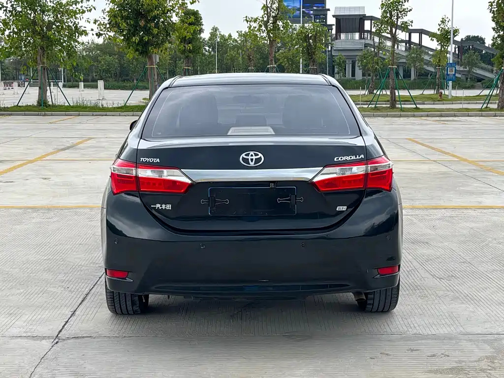 TOYOTA COROLLA 2015