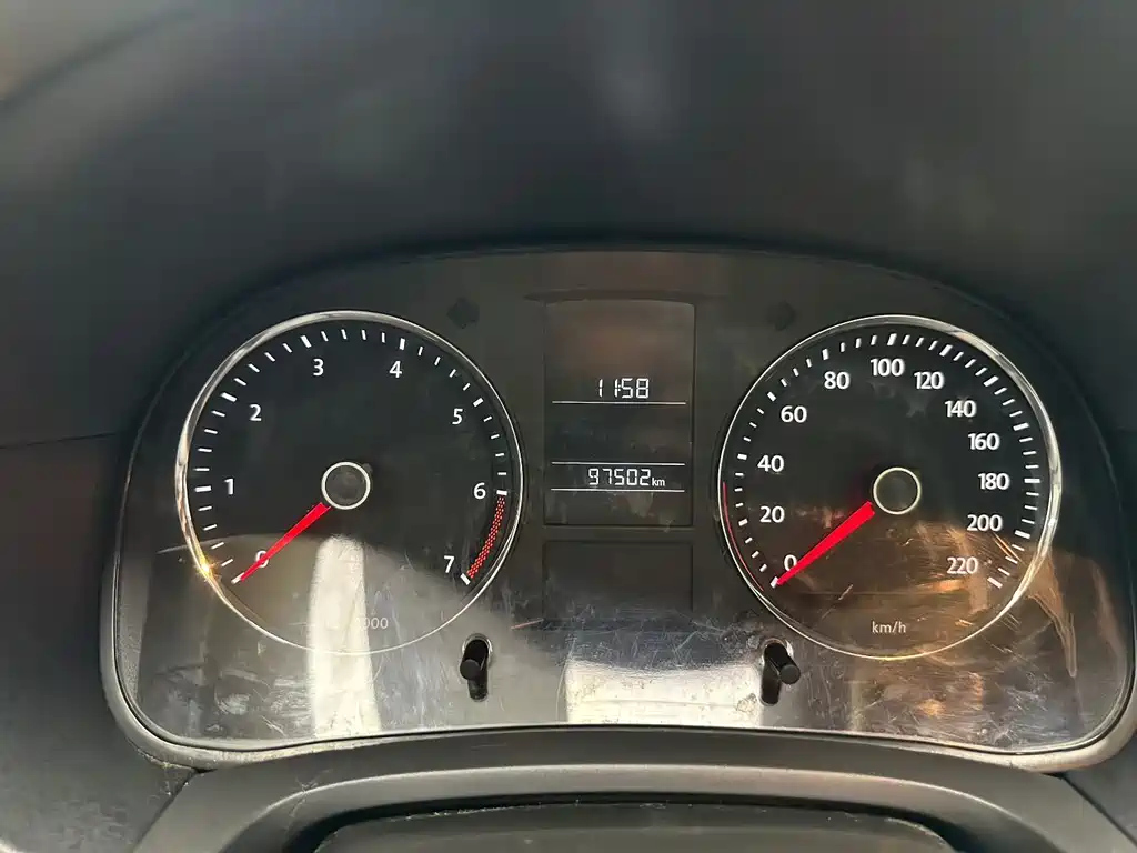 VOLKSWAGEN LAVIDA 2012