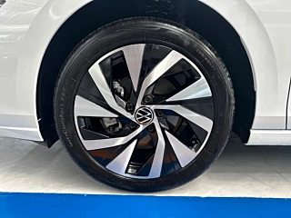 VOLKSWAGEN GOLF  2025 YEAR 300TSI PRO 2025