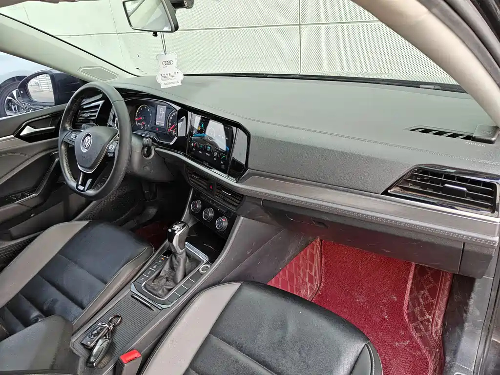 VOLKSWAGEN SAGITAR 2019