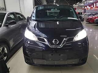 NISSAN NV200 2019