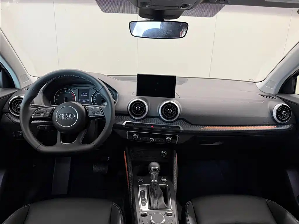 AUDI Q2L 2025