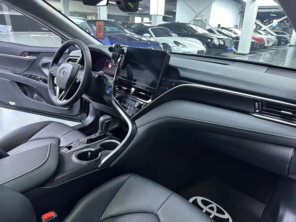 TOYOTA CAMRY 2023