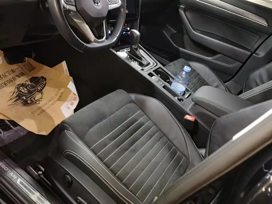 VOLKSWAGEN MAGOTAN 2020