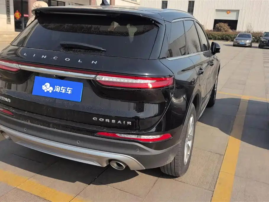 LINCOLN ADVENTURER 2020