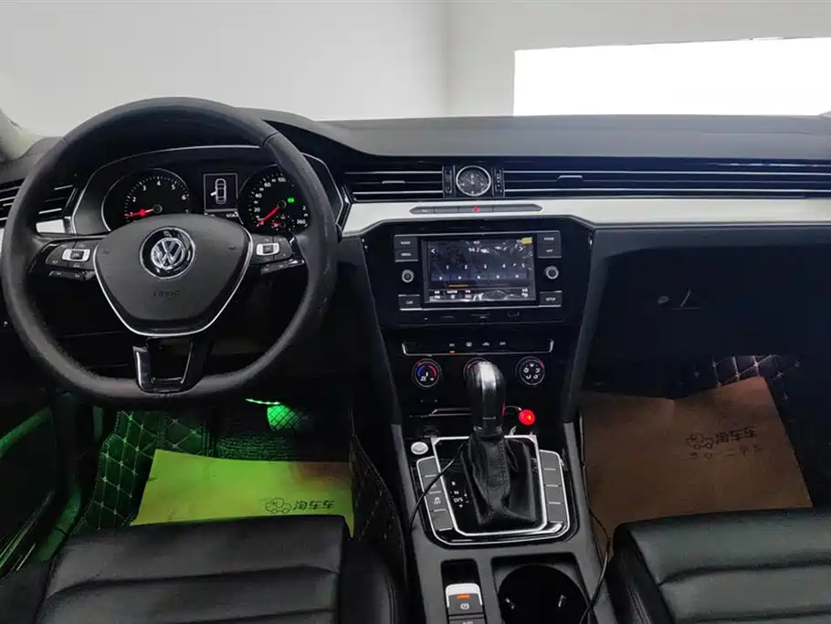 VOLKSWAGEN MAGOTAN 2018