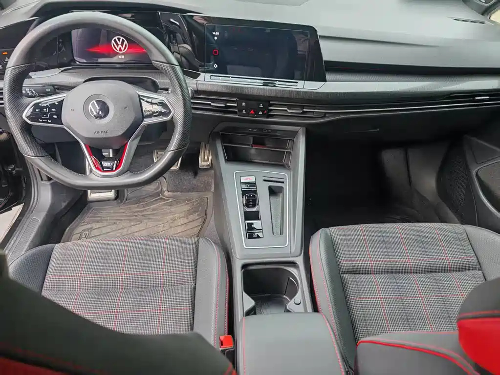 VOLKSWAGEN GOLF GTI 2021