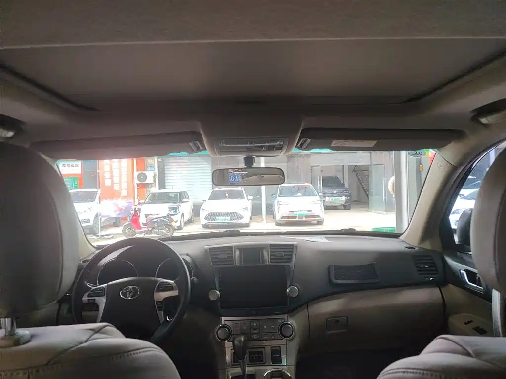 TOYOTA HIGHLANDER 2012