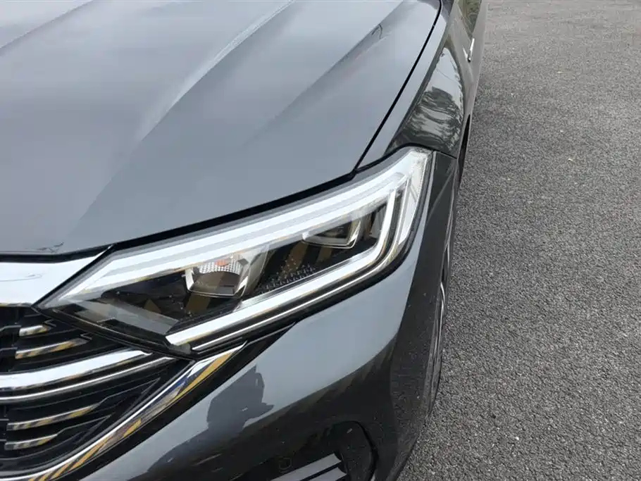 VOLKSWAGEN SAGITAR 2023
