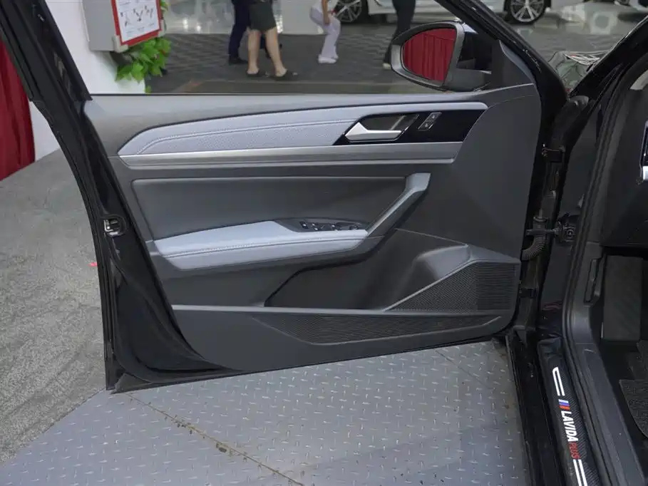 VOLKSWAGEN LAVIDA 2023