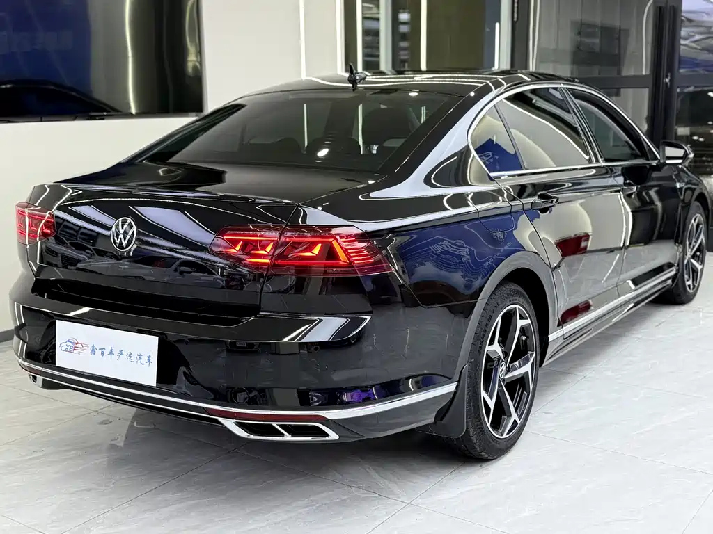 VOLKSWAGEN MAGOTAN 2023