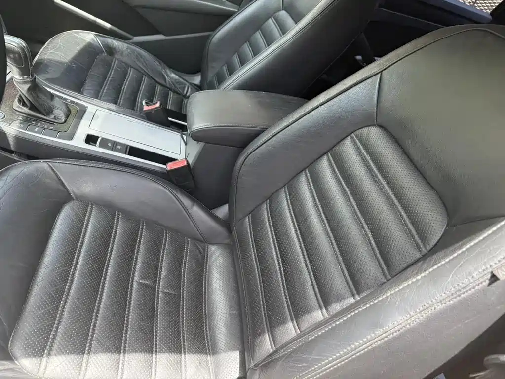 VOLKSWAGEN PASSAT 2013