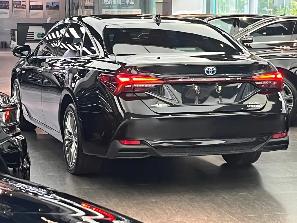 TOYOTA AVALON 2019