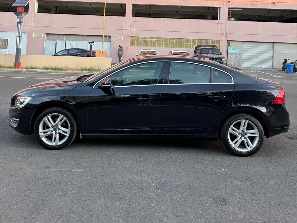 VOLVO S60 2014