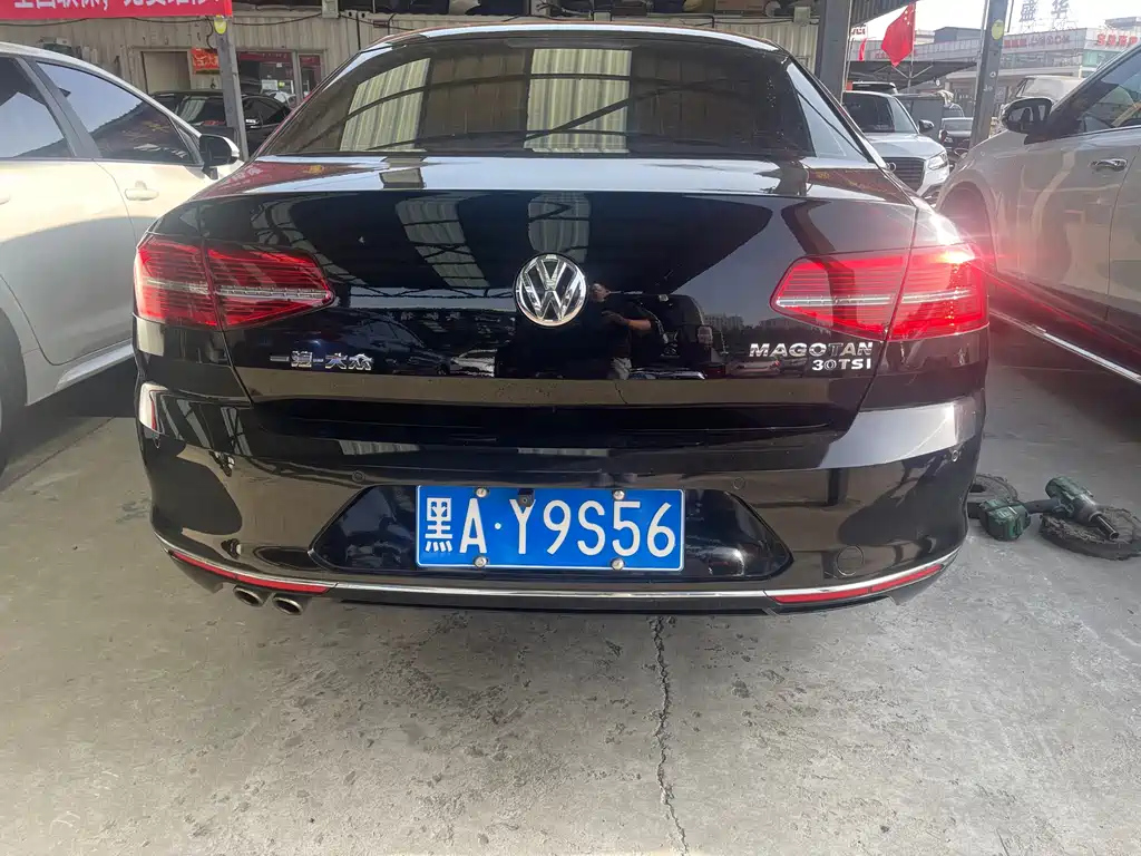 VOLKSWAGEN MAGOTAN 2018