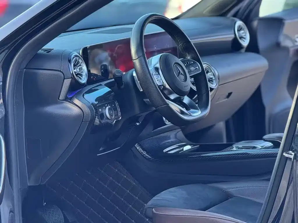 MERCEDES BENZ A-CLASS 2019