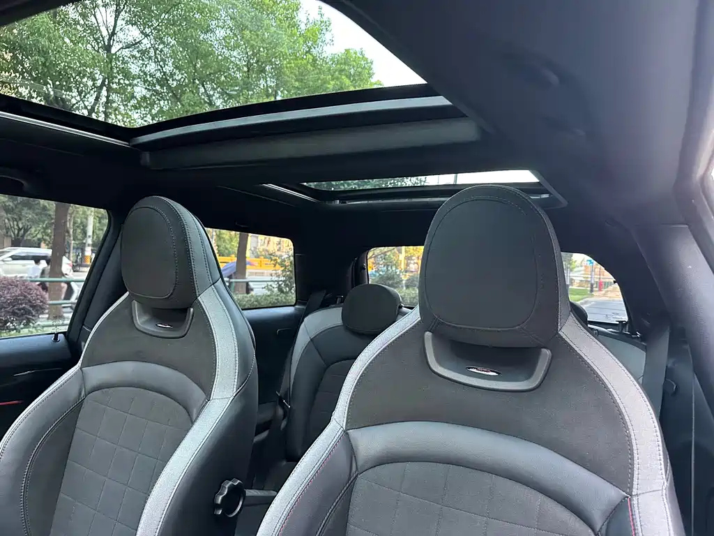 MINI JCW 2023