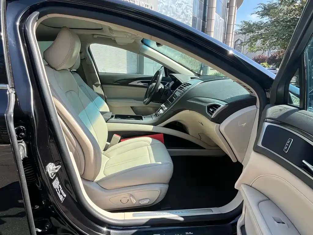 LINCOLN MKZ 2019
