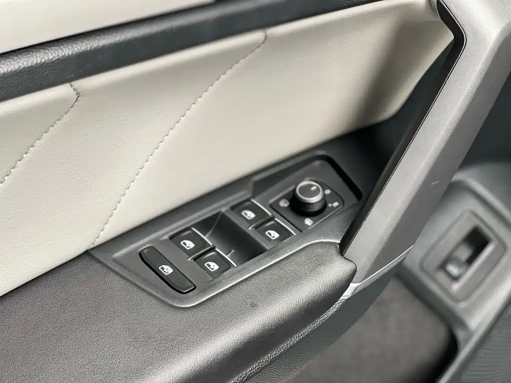 VOLKSWAGEN TAYRON 2025