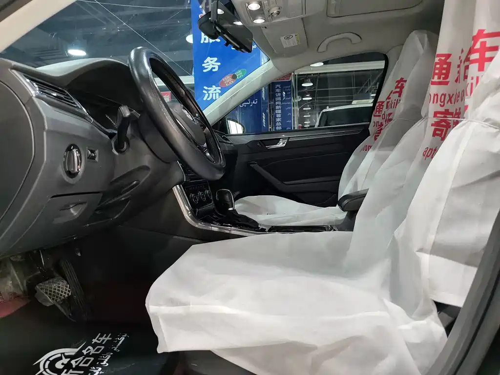 VOLKSWAGEN PASSAT 2017