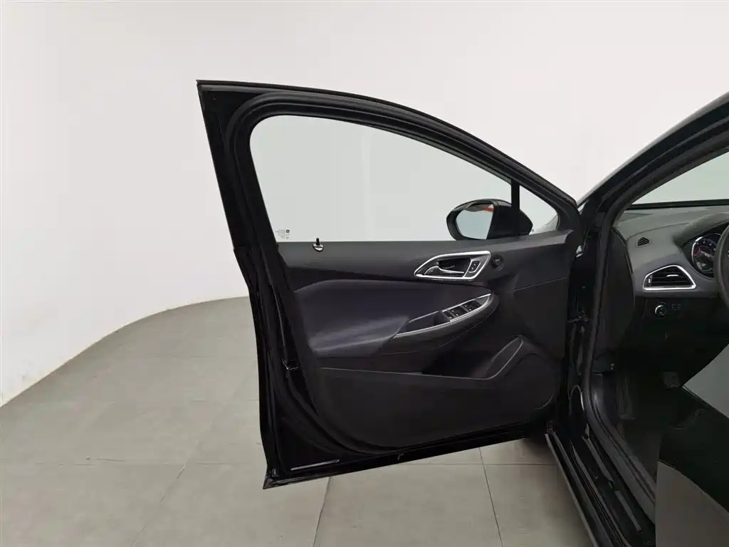 CHEVROLET CRUZE 2018