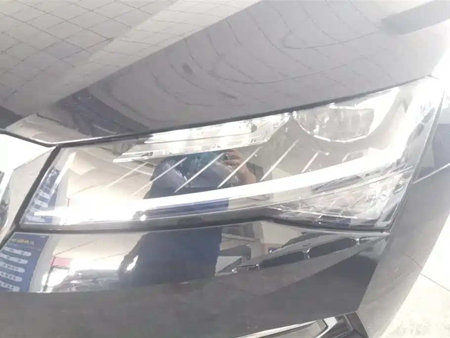 SKODA SUPERB 2023