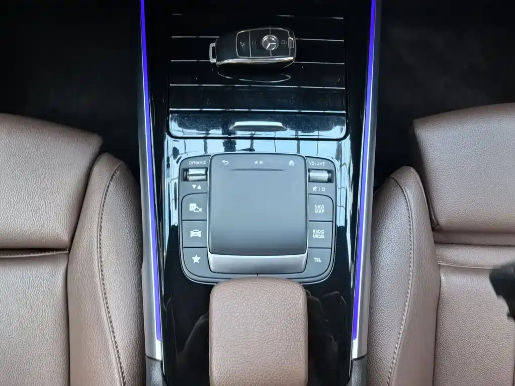 MERCEDES BENZ GLB 2022