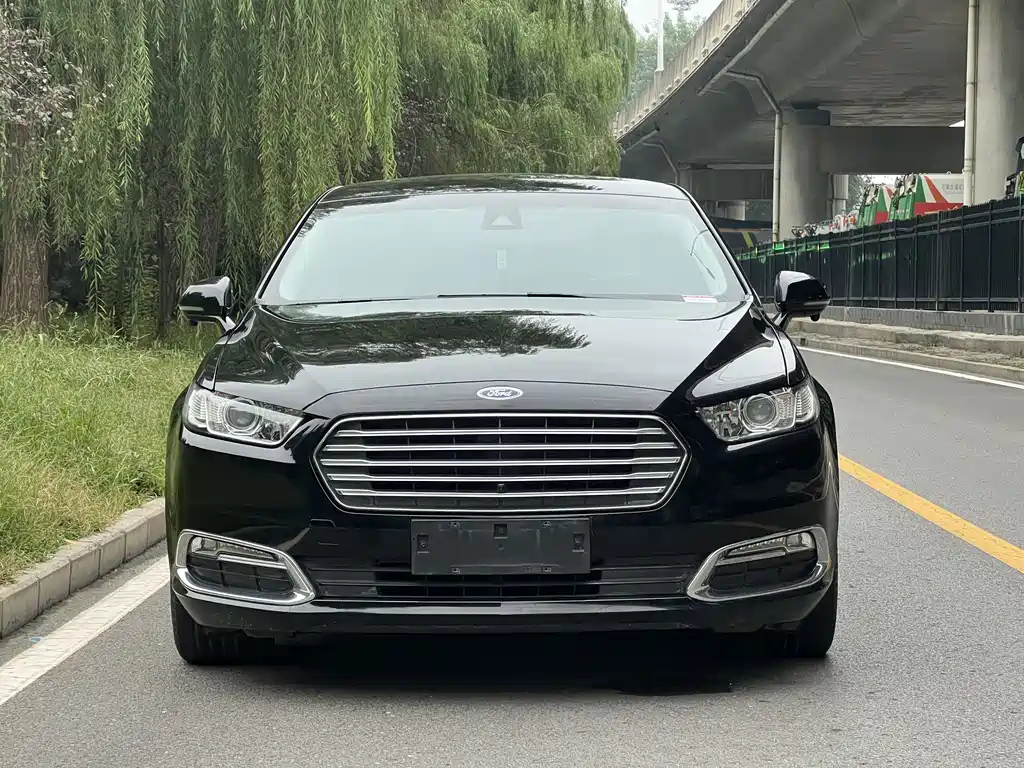 FORD TAURUS 2017