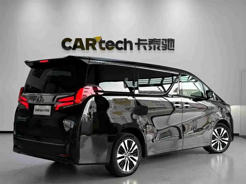 TOYOTA ALPHARD 2018
