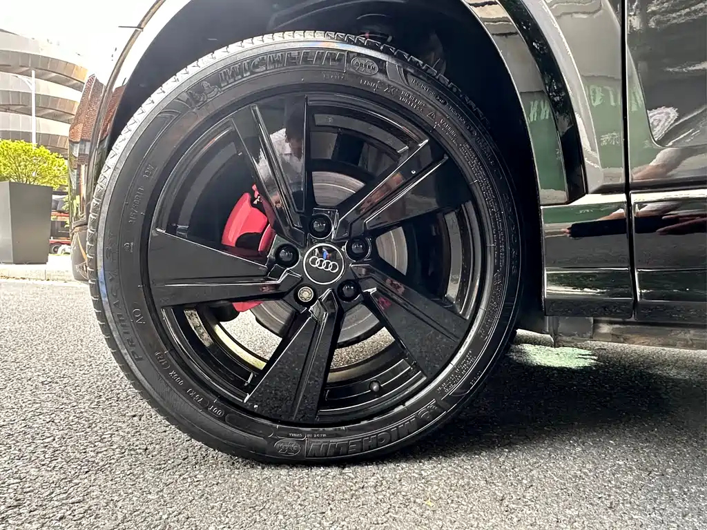 AUDI Q2L 2021
