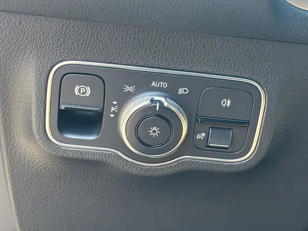 MERCEDES BENZ GLB 2021
