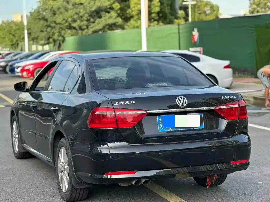 VOLKSWAGEN LAVIDA 2012