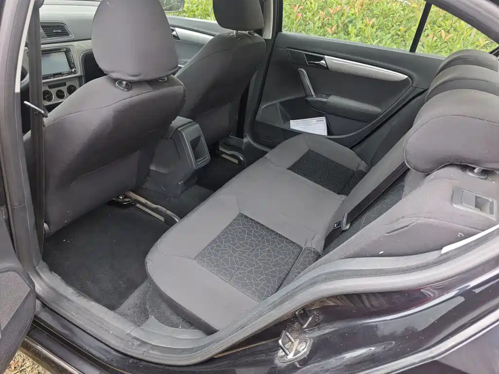 VOLKSWAGEN LAVIDA 2012