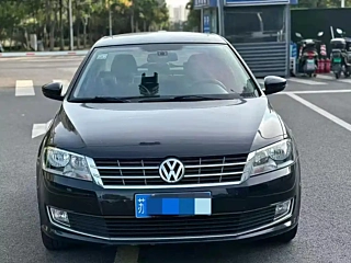VOLKSWAGEN LAVIDA 2012