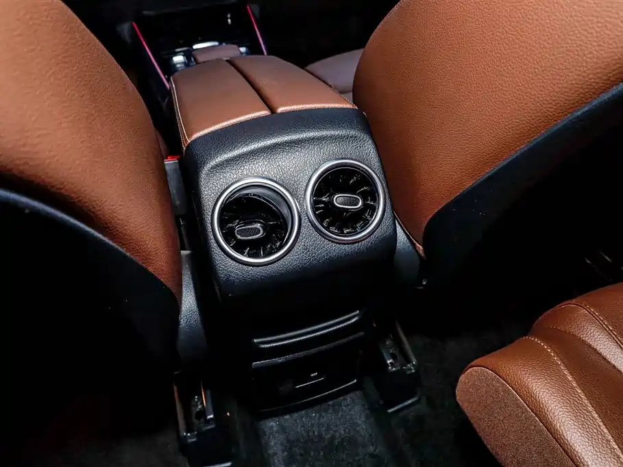 MERCEDES BENZ GLB 2023