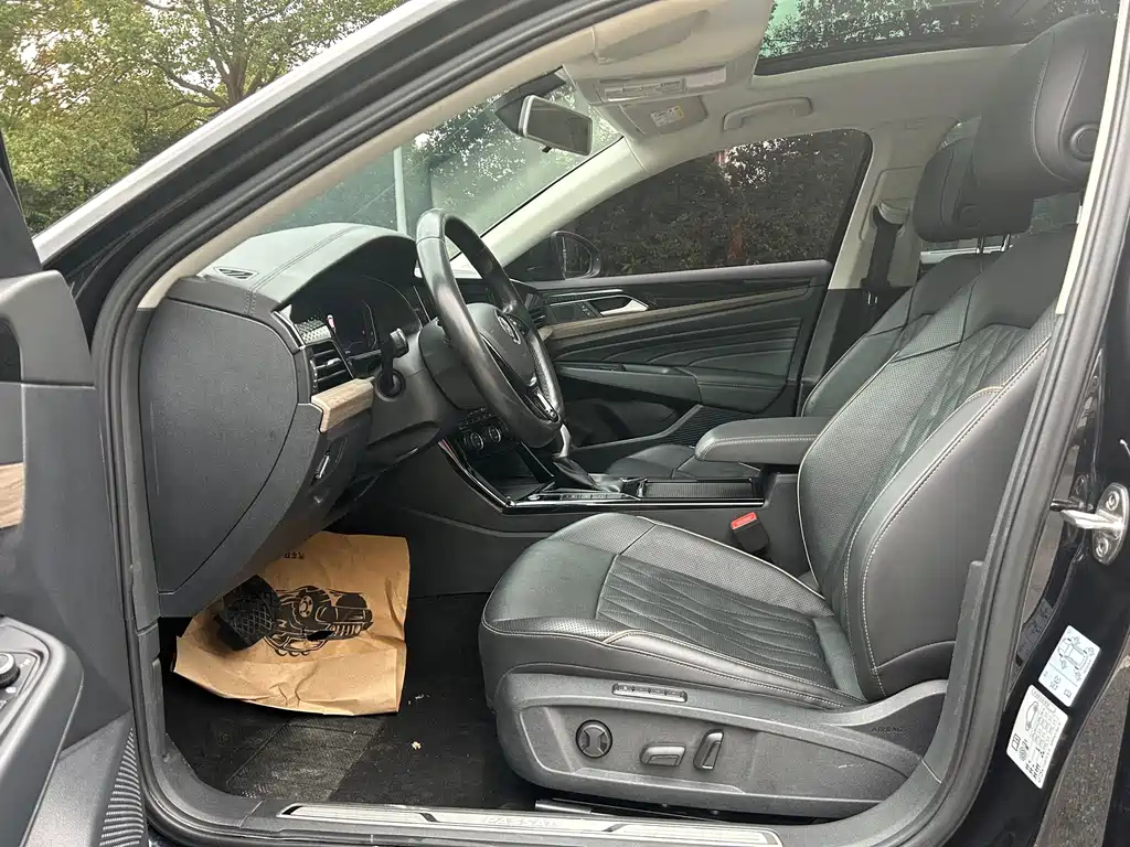 VOLKSWAGEN PASSAT 2019