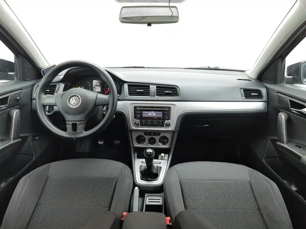 VOLKSWAGEN LAVIDA 2013