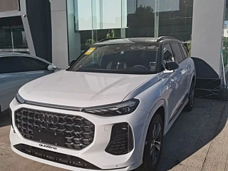 AUDI Q6  2024
