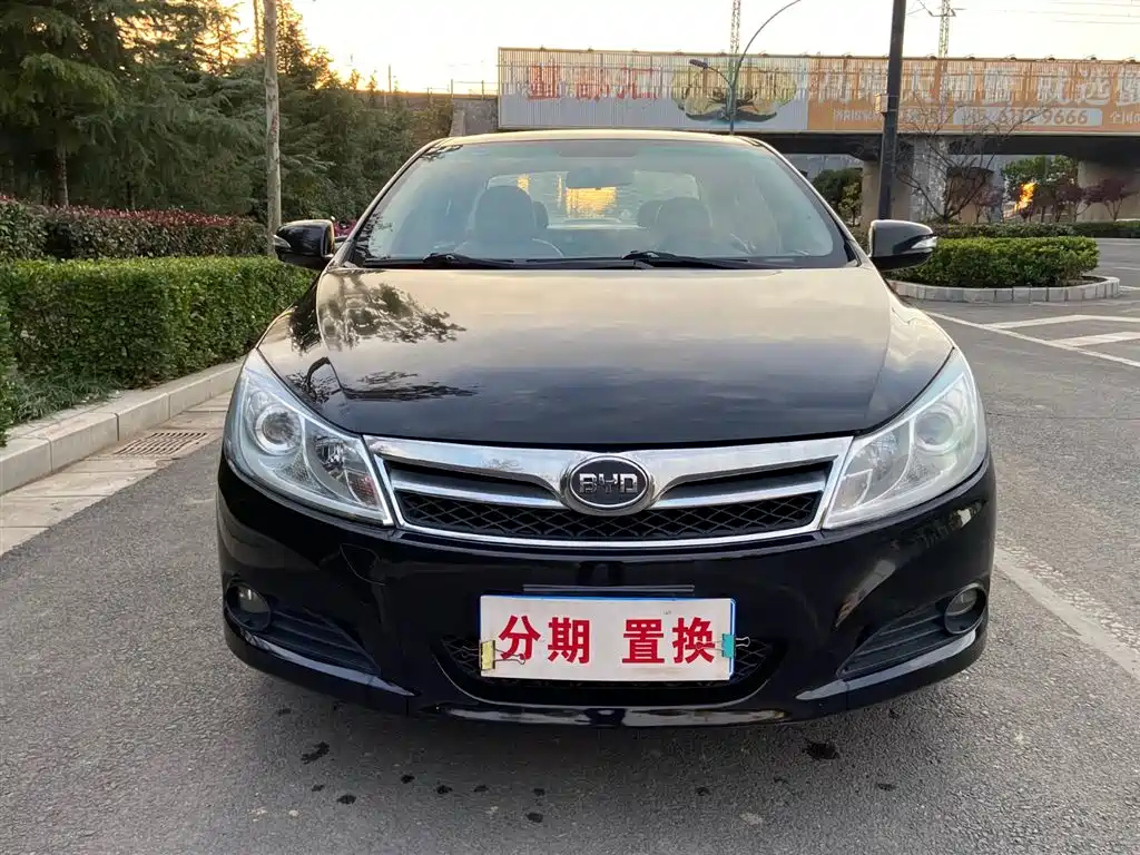 BYD SURUI 2013