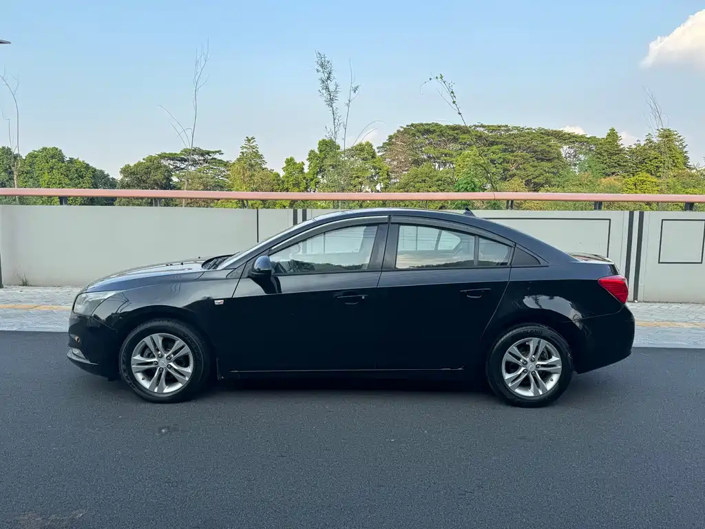 CHEVROLET CRUZE 2015