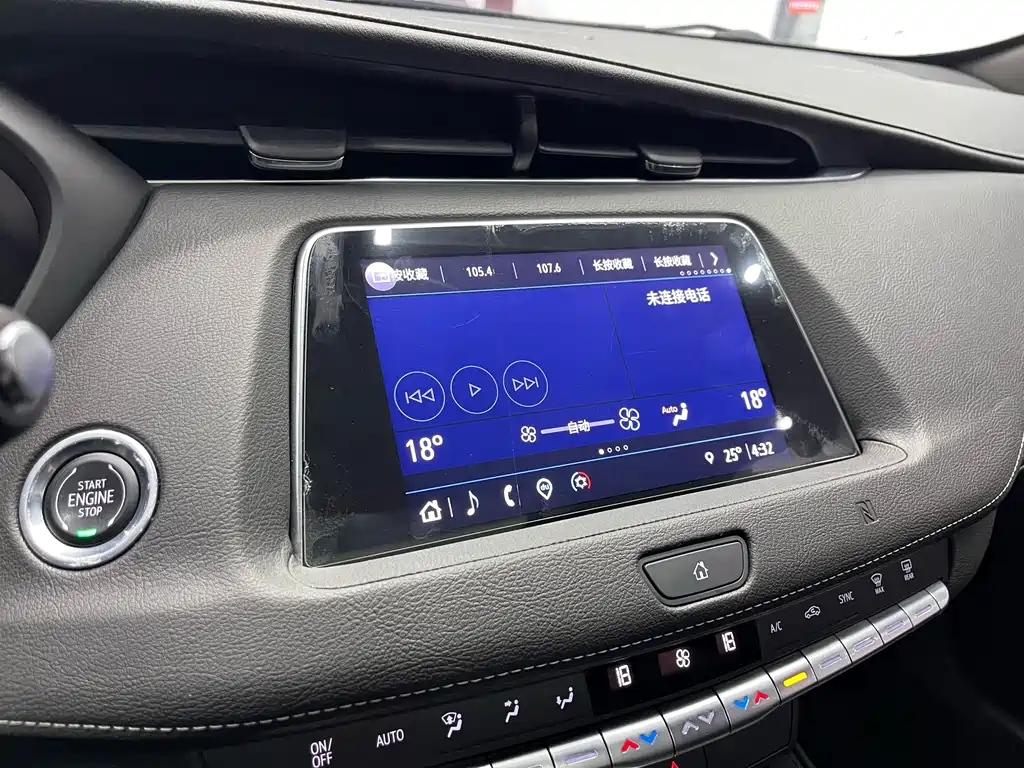 CADILLAC XT4 2021