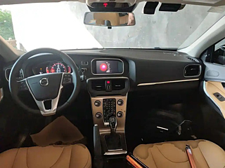 VOLVO V40 2017 YEAR CROSS COUNTRY T3 ELEGANT EDITION 2017