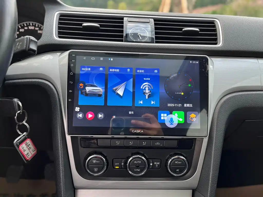 VOLKSWAGEN PASSAT 2012