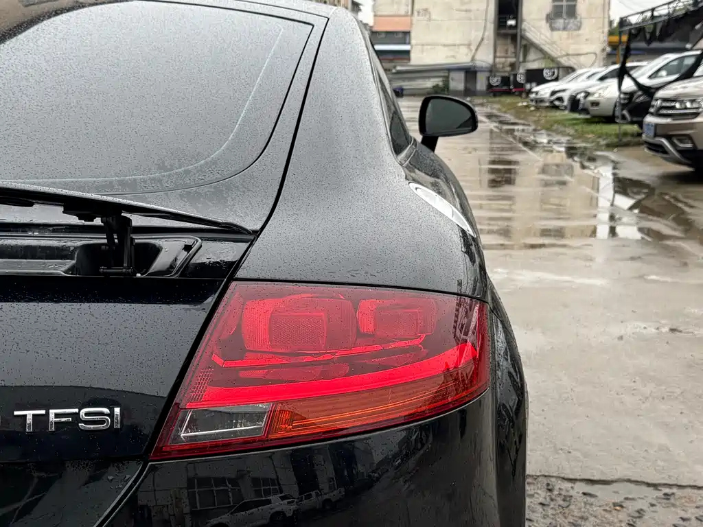 AUDI TT 2011