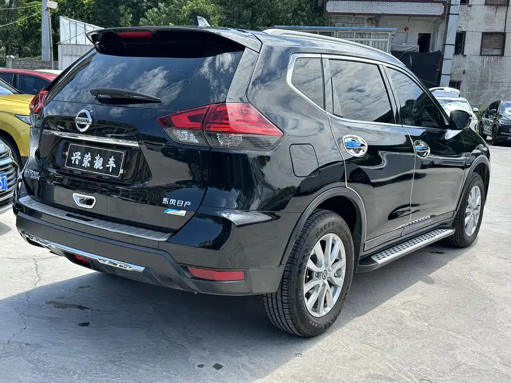 NISSAN X-TRAIL 2023
