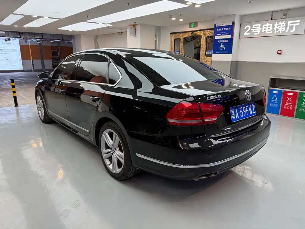 VOLKSWAGEN PASSAT 2013