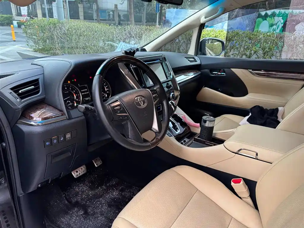 TOYOTA ALPHARD 2018